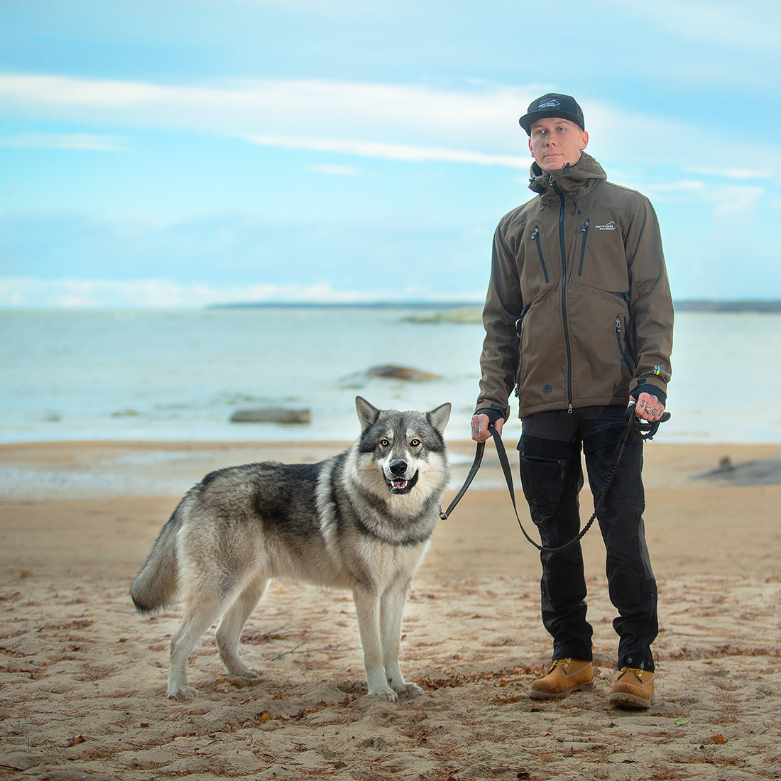 Arrak Men's Akka Softshell Jacket Brown Full Dog with multiple pockets, water repellent for dog walking